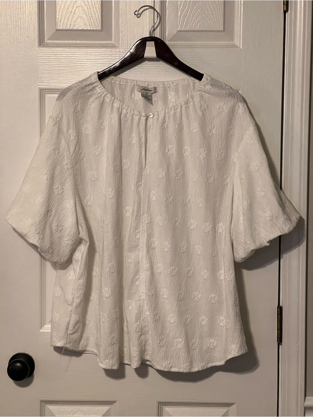 Love Potion 3X White Textured Floral Flutter Sleeve Blouse Plus Size